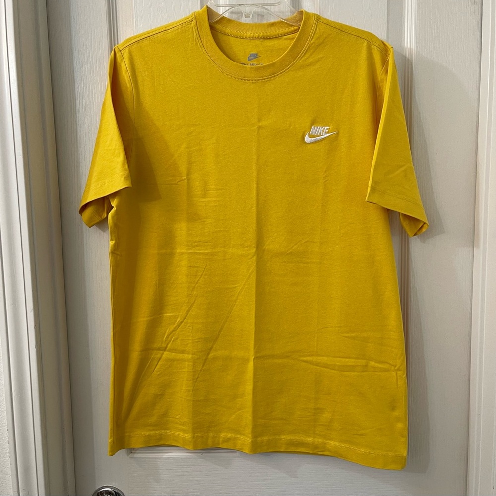 Nike "The Nike Tee" - Gold.  Mens: Medium.